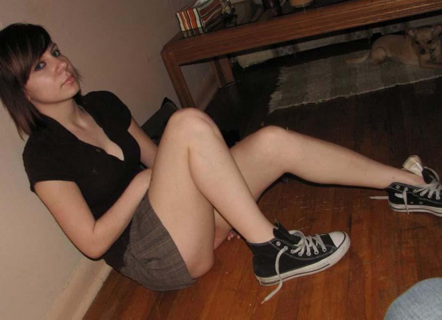 16P Picture compilation of an amateur naughty sleazy babe