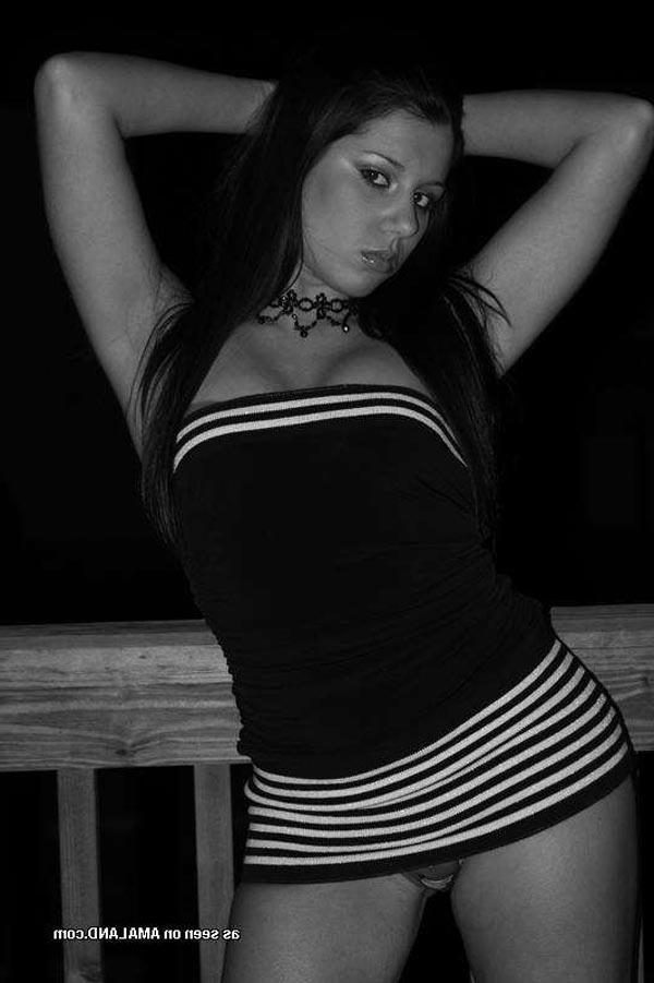 16P Brunette hottie in slutty outfits posing for her guy