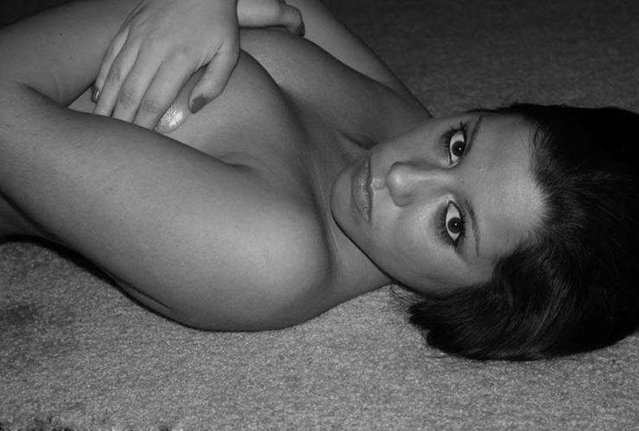 16P Brunette hottie in slutty outfits posing for her guy
