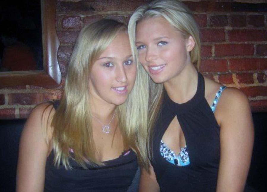 16P Photo compilation of various amateur girlfriends showing off