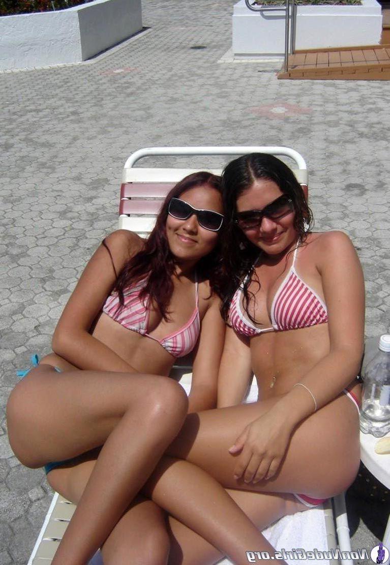 20P Pictures of hot party girls going wild on spring break