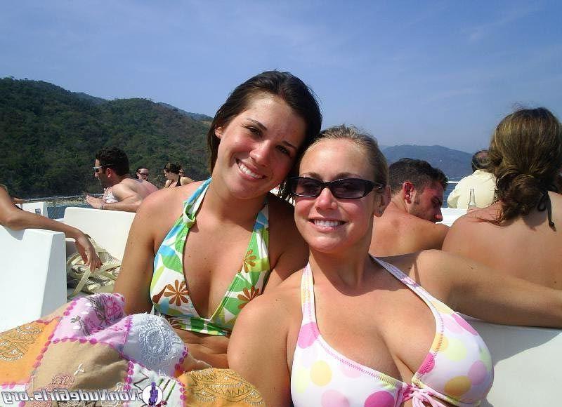 20P Pictures of hot party girls going wild on spring break