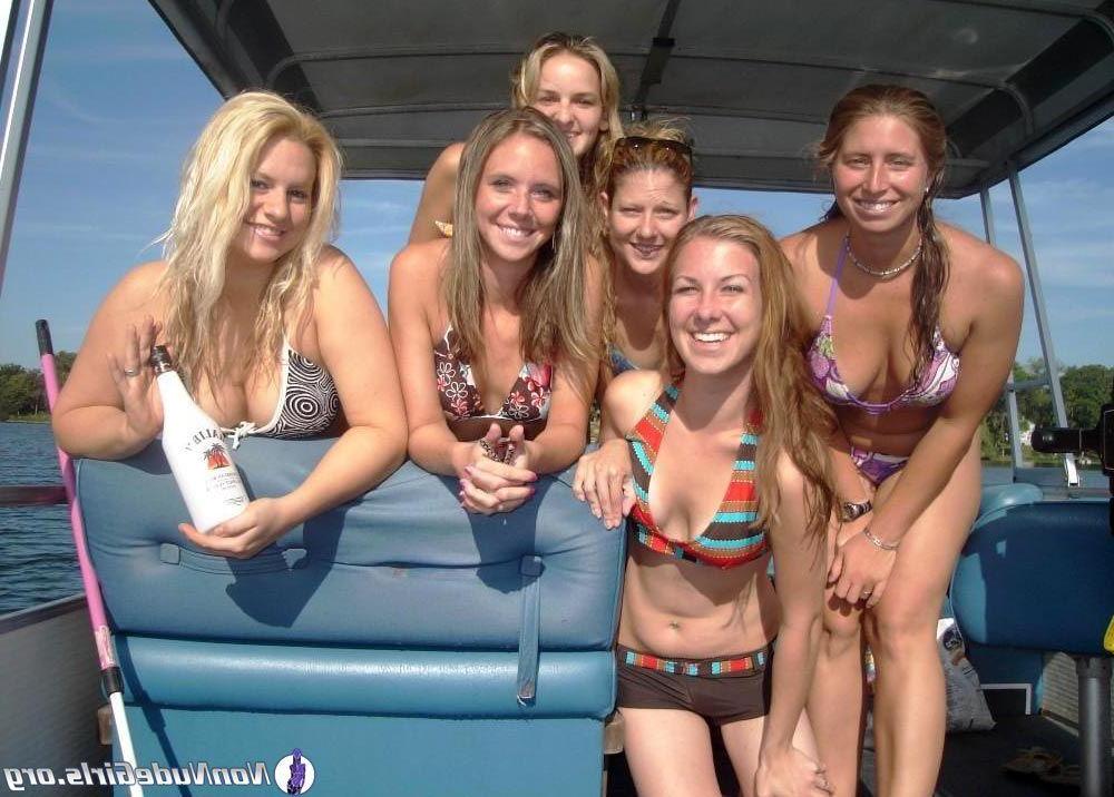 20P Pictures of hot party girls going wild on spring break