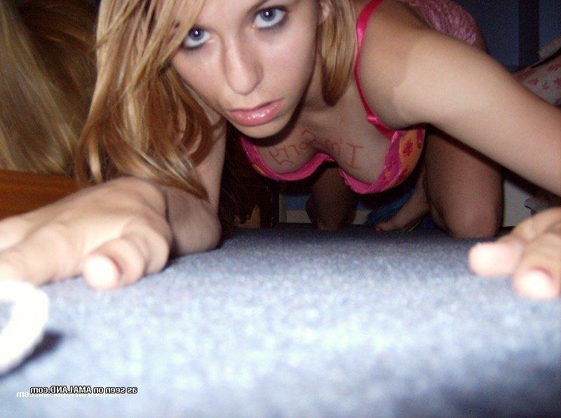 15P Compilation of a blue-eyed babe camwhoring in her lingerie