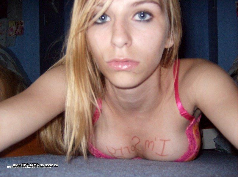 15P Compilation of a blue-eyed babe camwhoring in her lingerie