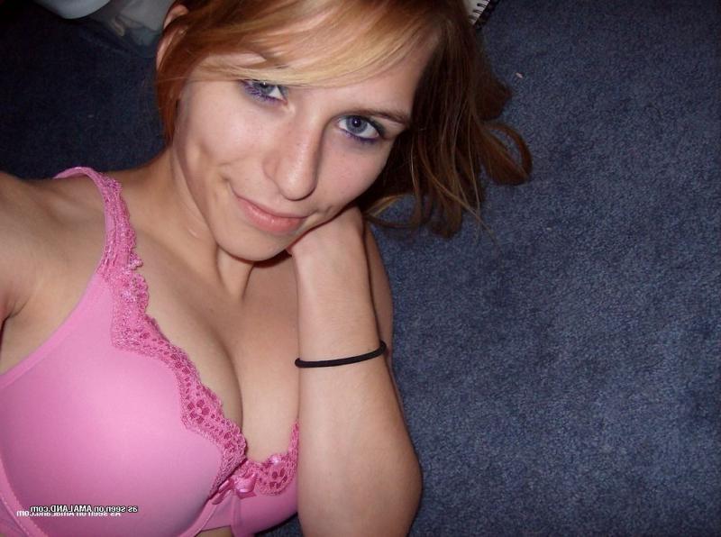 15P Compilation of a blue-eyed babe camwhoring in her lingerie