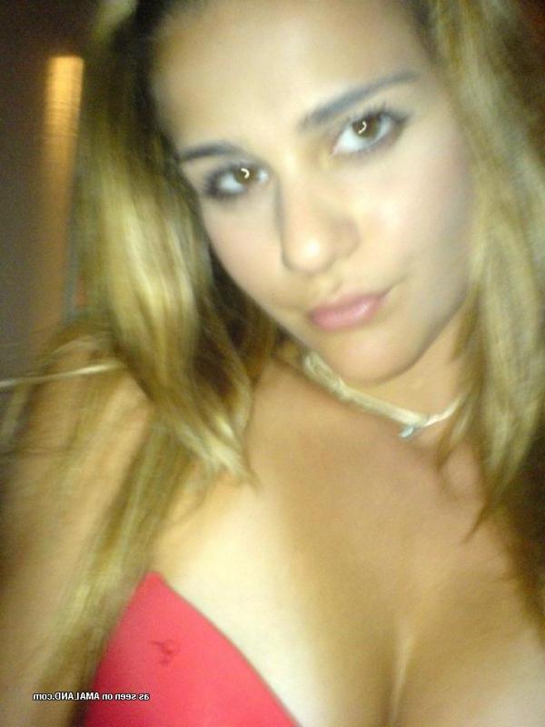 15P Compilation of self-shot pics from this tan blonde babe