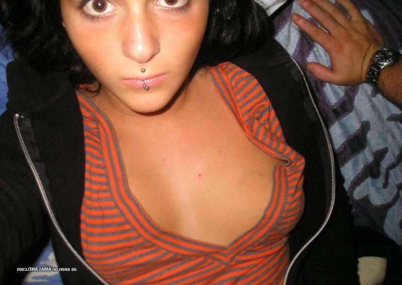 16P Pictures of a busty sexy slutty cocksucking amateur gf going to town