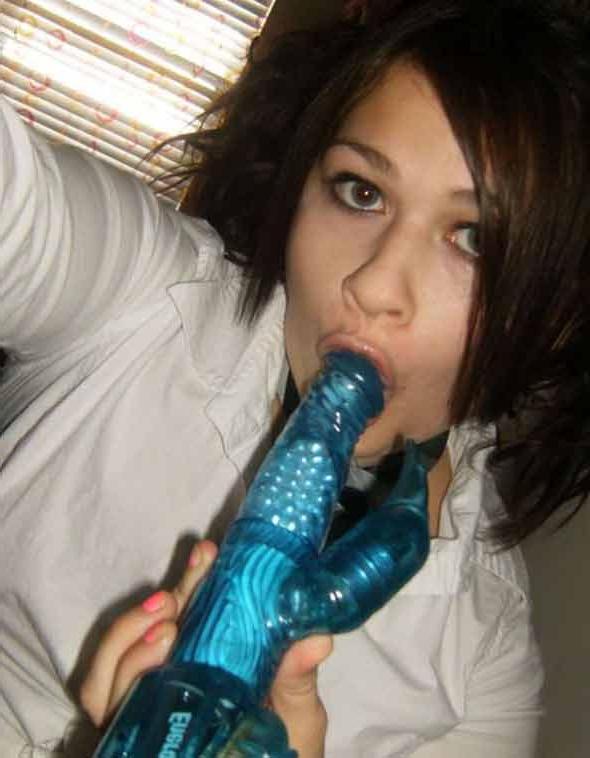 16P Picture compilation of an amateur hardcore chick sucking on my boner