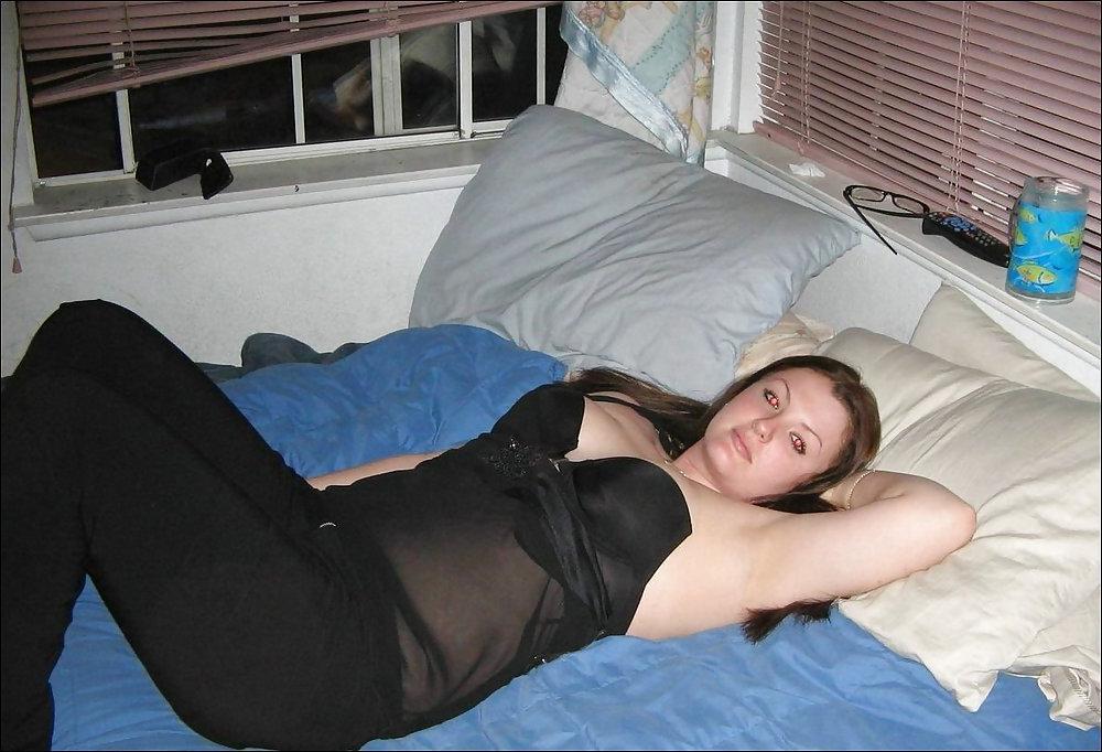 25P Beautiful wife is showing her oral skills