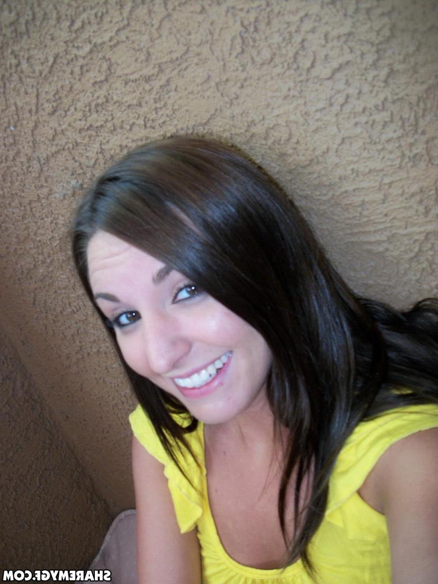 20P Hot brunette teen GF flashes her tits just for you