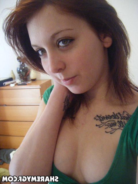 20P Brunette teen with tattoos takes some sexy pics of herself