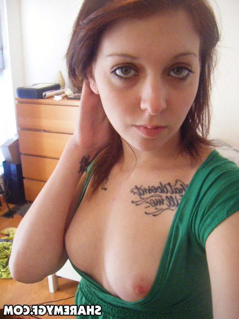 20P Brunette teen with tattoos takes some sexy pics of herself