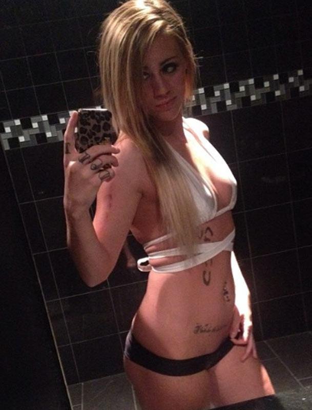 15P Gorgeous teen girlfriends get naughty and take hot pics of themselves