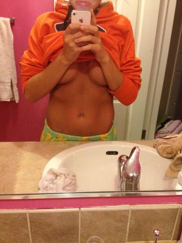 15P Gorgeous teen girlfriends get naughty and take hot pics of themselves