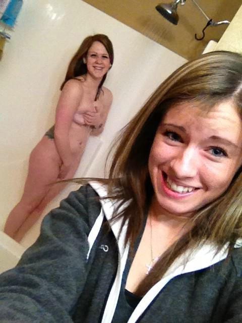 15P Stunning amateur teens take sexy pics of their hot bodies