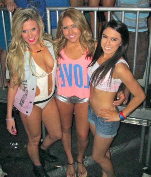 15P Stunning teen girlfriends share hot pics of their sexy bodies