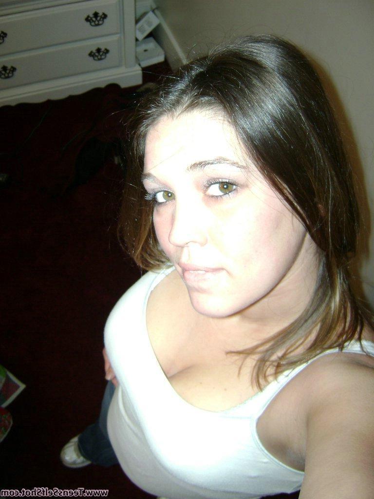 15P Pictures of a busty amateur girl showing her big titties