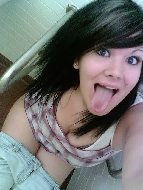 15P Pictures of stunning teen girlfriends showing off on cam