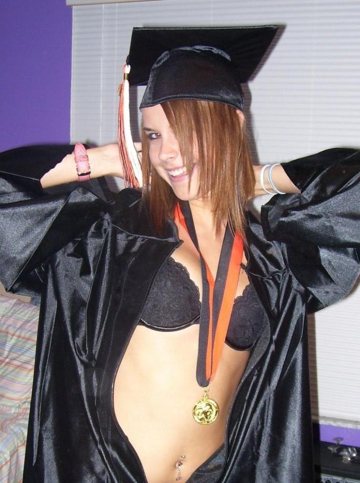 15P Pictures of stunning teen girlfriends showing off on cam