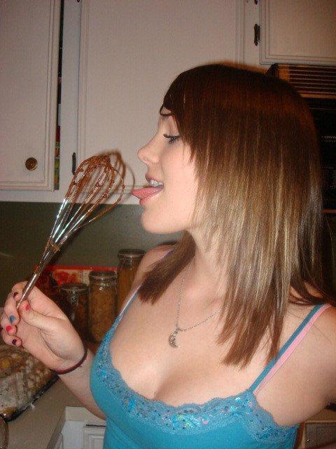 15P Pictures of hot teen girlfriends doing their thing