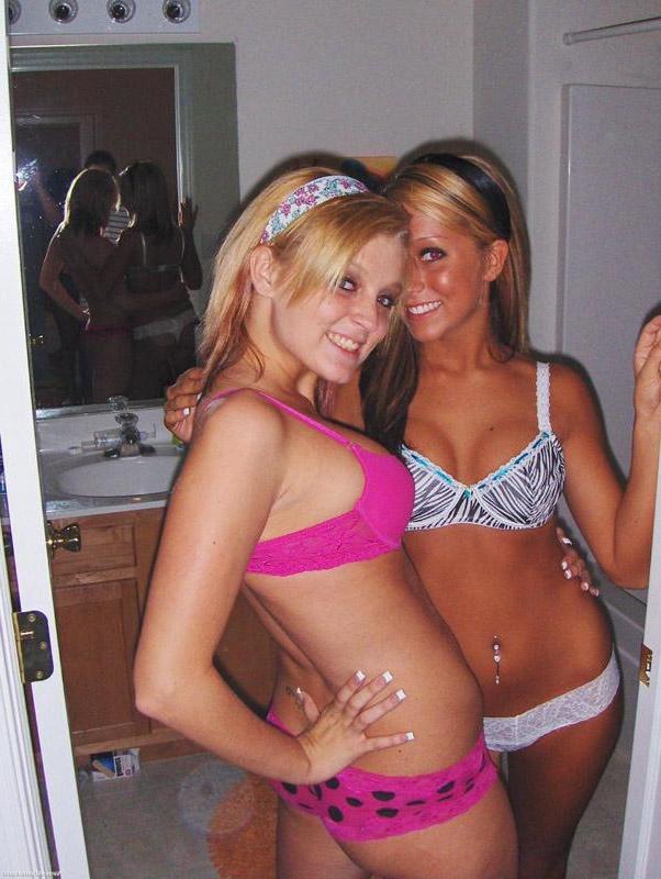 15P Pictures of stunning girlfriends showing their hotness on cam