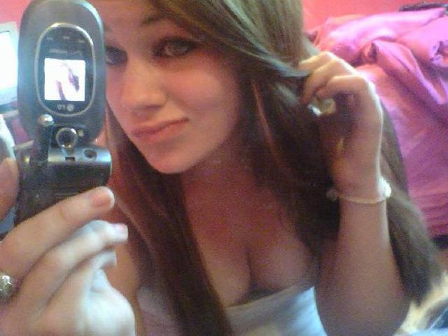 15P Pictures of hot teen girlfriends showing off on camera