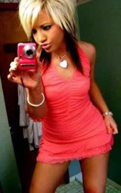 15P Pictures of hot teen girlfriends showing off on camera