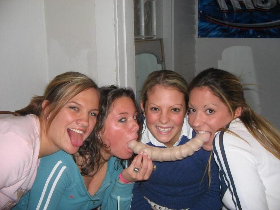 15P Pictures of hot teen girlfriends showing off on camera