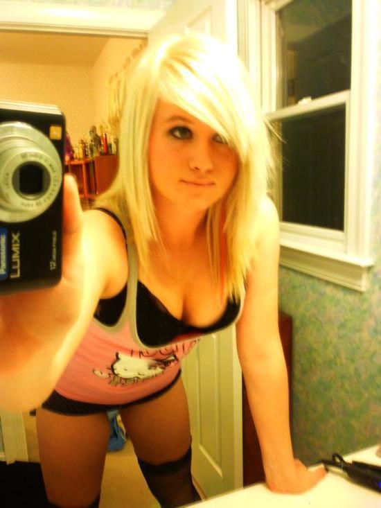 15P Pictures of various hot teen girlfriends showing off