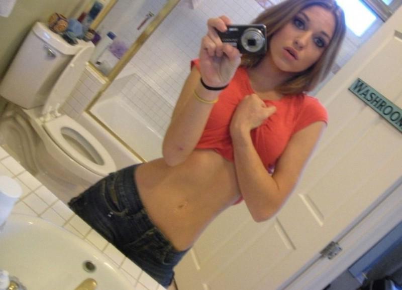 15P Pictures of hot teen girls having fun