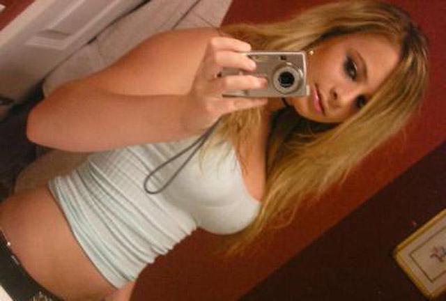 15P Pictures of hot amateur teens showing off