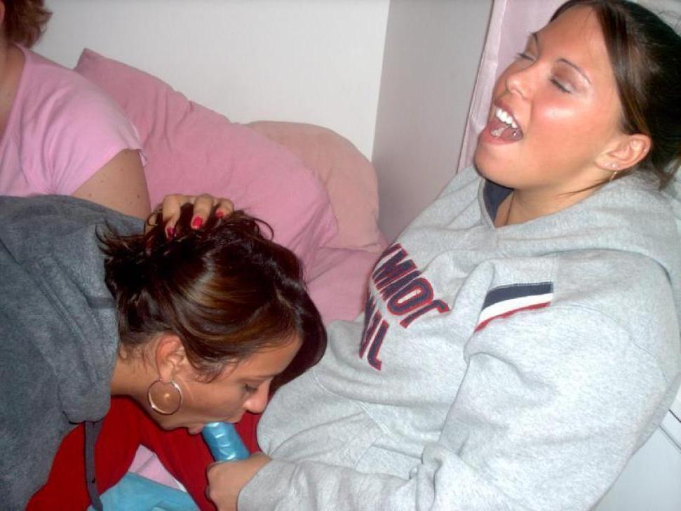 15P Pictures of hot amateur teens showing off
