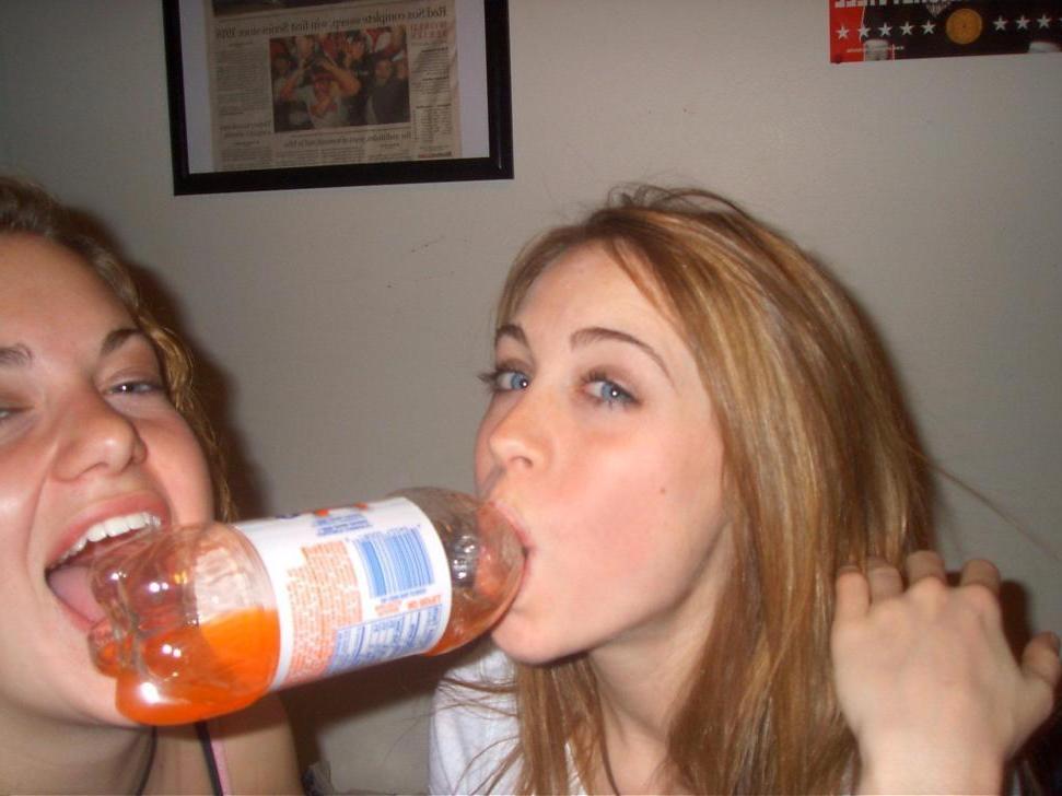 15P Pictures of hot amateur teens showing off