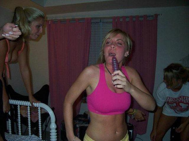 15P Pictures of stunning teen girlfriends showing off