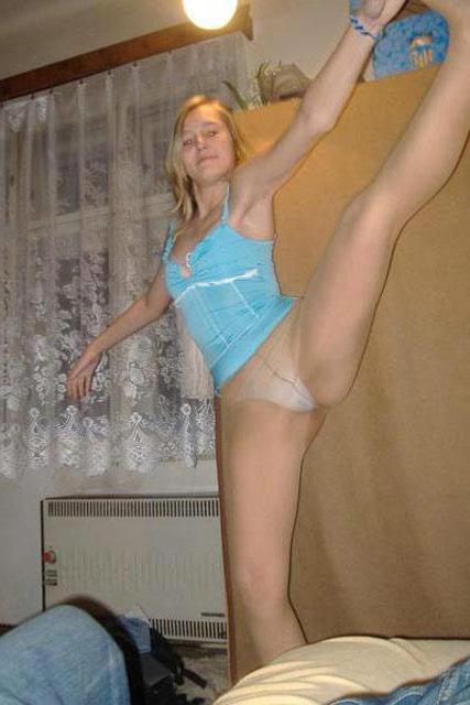 15P Pictures of stunning teen girlfriends showing off