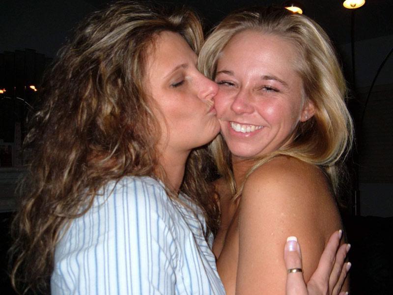 15P Pitures of hot college coeds getting naughty on camera