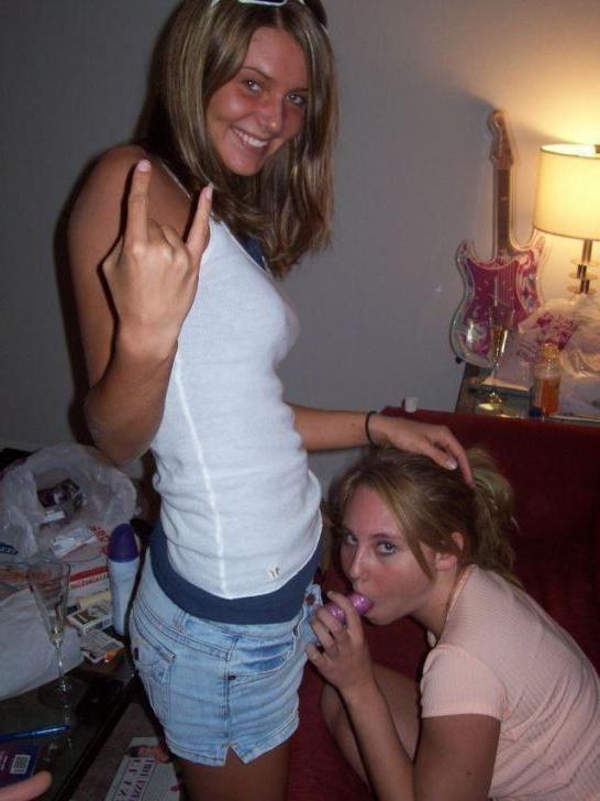15P Pitures of hot college coeds getting naughty on camera