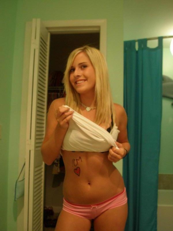 15P Pictures of hot and horny girlfriends getting naked on camera