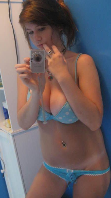 15P Pictures of super hot girlfriends being naughty on camera
