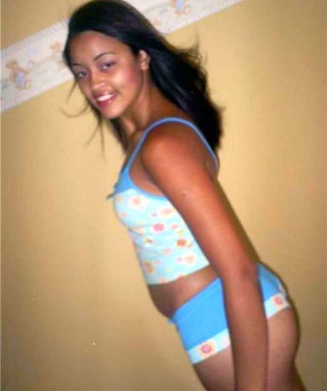 15P Pictures of hot teen girlfriends taking pics of their bodies