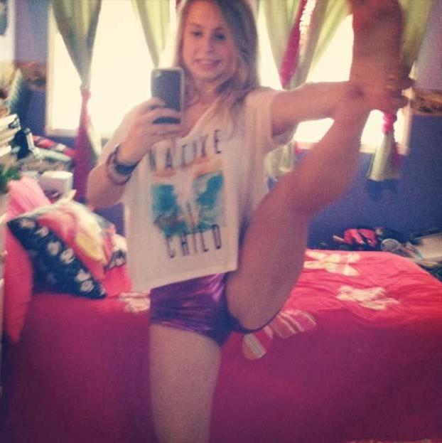 15P Pictures of hot teen girlfriends showing their naked bodies on camera