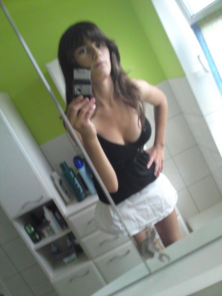 15P Pics of a teen girlfriend getting slutty with her camera