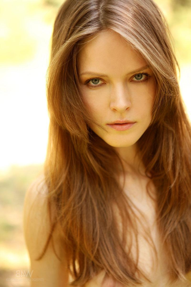 16P Brunette teen Lilian White shows off her beauty in "Sunny"