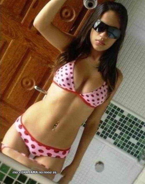 14P Selection of sexy amateur babes camwhoring with their cameras