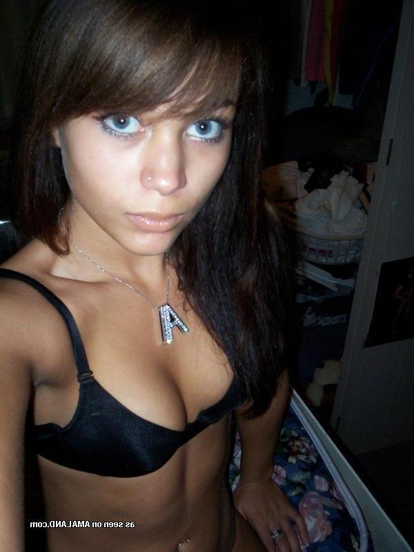 14P Pictures of a stunning brunette teen showing her hot body