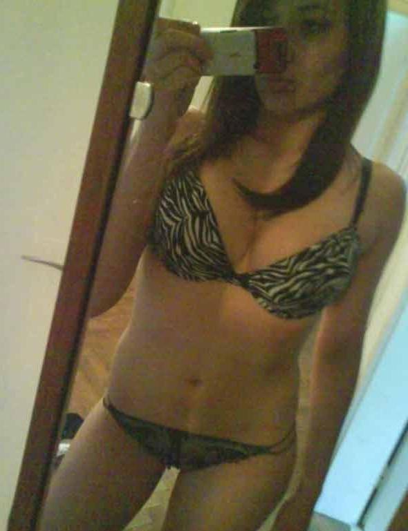 15P Picture compilation of an amateur sexy selfshooting chick in her lingerie