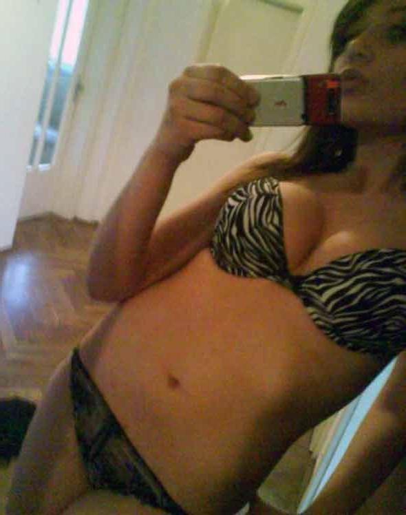 15P Picture compilation of an amateur sexy selfshooting chick in her lingerie