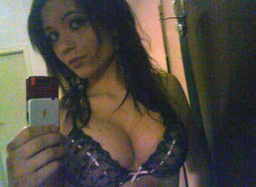 15P Picture compilation of an amateur sexy selfshooting chick in her lingerie