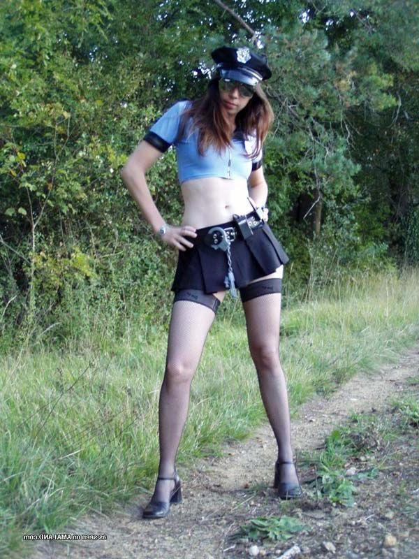15P Pictures of a girlfriend dressed up like a sexy cop